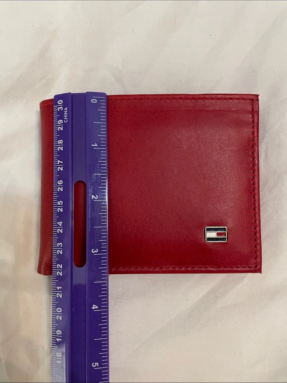 Tommy Hilfiger Red Leather Wallet with Logo Plaque